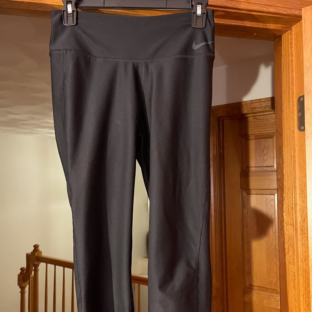 Nike black crop leggings